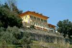 L&acute;Hotel Ristorante Montecatini &egrave; libero su quattro lati, su tre livelli con ascensore, 22 camere con bagno e tutti i comfort, soggiorno, sala TV, salone ristorante, terrazza all&acute;aperto per gustarsi una visuale incantevole, l&acute;Hotel si presenta in ottime condizioni generali. Montecatini Terme a 8km, Pistoia a 12km, Lucca a 20km, Firenze a 40km. L&acute;Hotel &egrave; situato nell&acute;immediata periferia di un Borgo in una zona dell&acute;Alta Valdinievole a 450 mt s.l.m. quindi il clima &egrave; ottimo, con poca umidit&agrave; nei mesi invernali, dall&acute;Hotel si gode un&acute;incantevole vista sulla Valle. Piano terra Hall, salone ristorante, soggiorno, cucina, dispensa, terrazzo panoramico, locale tecnico; Piano primo  9 camere con bagno, lavanderia e locale caldaia;  <BR>Piano secondo 8 camere con bagno, due ripostigli; Piano terzo 5 camere con bagno