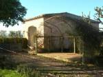 A pochi km da San Rocco a Pilli, fienile indipendente di 80 mq con caratteristica loggia e ampio giardino privato di mq. 250 circa. Al piano terra c�&egrave; la zona giorno, il bagno e un ripostiglio, al piano superiore due camere e un bagno. Ottime finiture. La ristrutturazione &egrave; in fase finale, la consegna &egrave; prevista entro l�estate 2009. <BR>Per maggiori informazioni contattare il Sig. Stefano al 339.3901435.