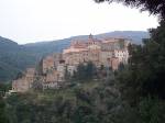 In centro storico A Sassetta, paese caratteristico, vendesi mansarda ristrutturata composta da 2 camere angolo cottura bagno.