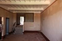 Castiglion Fiorentino L&acute;appartamento si sviluppa al secondo ed ultimo piano del settecentesco palazzo. Si accede all&acute;appartamento per mezzo in un importante vano scale in pietra serena. Soggiorno, ampia la zona della cucina con  camino, grande camera da letto, . Altre due camere ampie e luminose nella zona mansarda con affaccio panoramico sulla vallata. Ottima la qualit&agrave; del restauro conservativo  www.le-case.com rif. 10968 P2